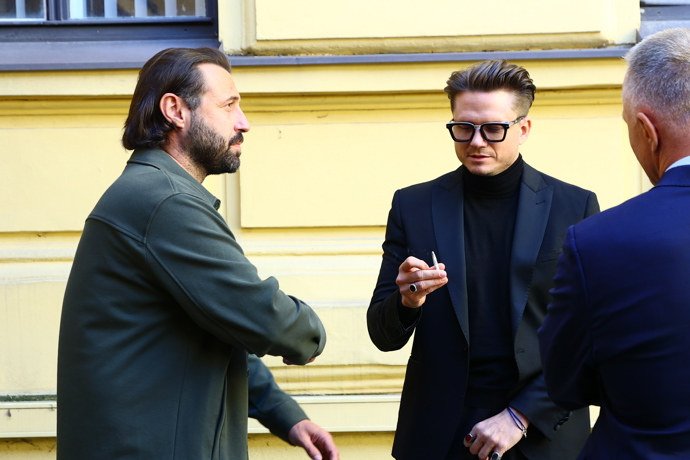 FOTO: Ondřej Brzobohatý si dal cigaretu. – stránka 25
