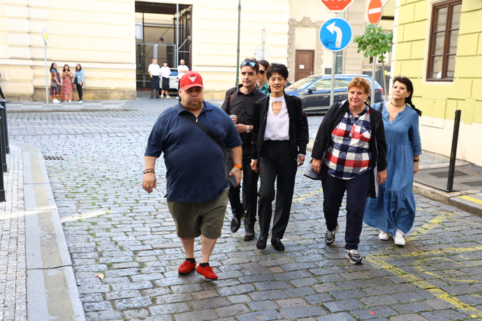 FOTO: Zádušní mše za Jiřího Krampola se uskutečnila 8. září. – stránka 22