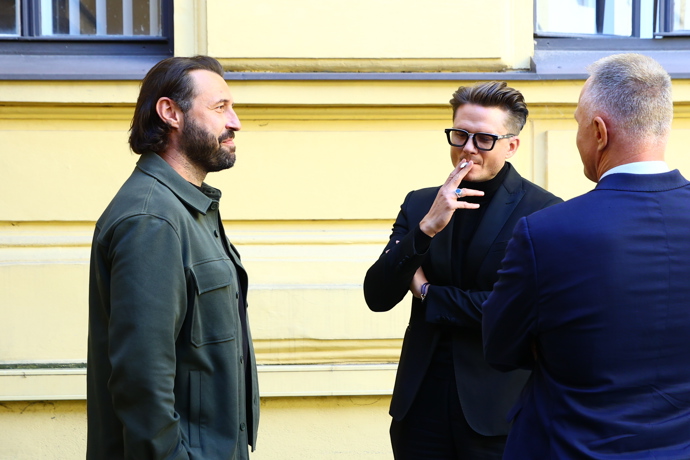FOTO: Ondřej Brzobohatý si dal cigaretu. – stránka 23