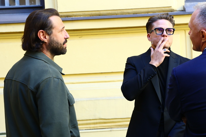 FOTO: Ondřej Brzobohatý si dal cigaretu. – stránka 19