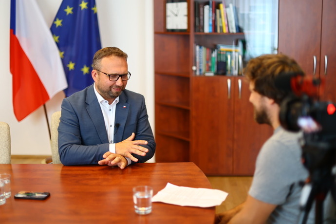FOTO: Marian Jurečka během rozhovoru pro eXtra.cz. – stránka 9