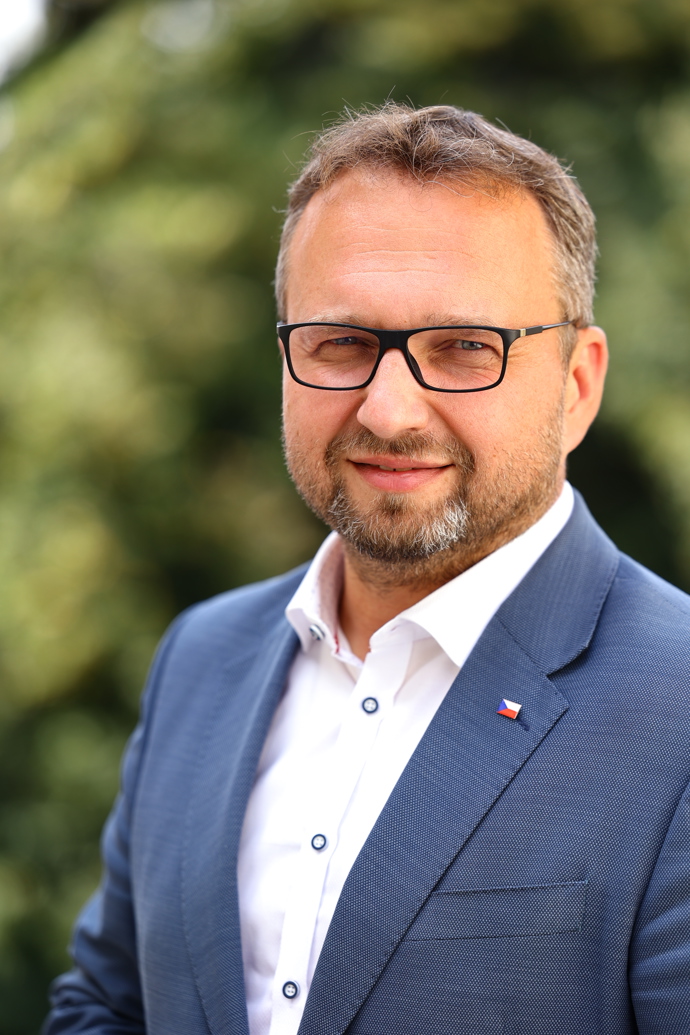FOTO: Marian Jurečka vede Ministerstvo práce a sociálních věcí. – stránka 2