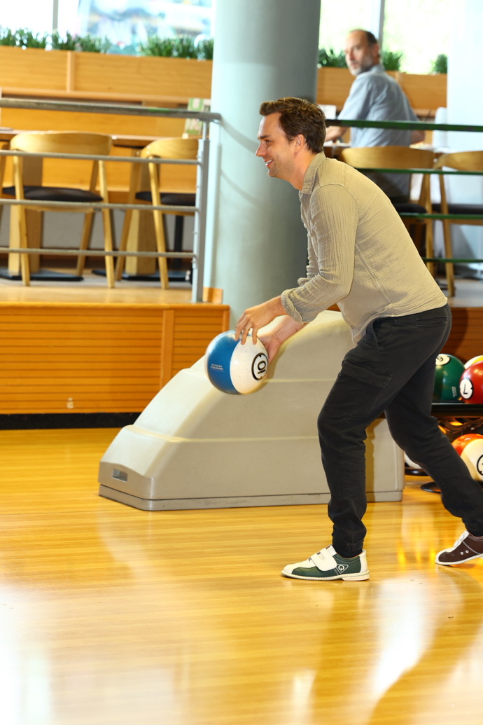 FOTO: Ondřej Rychlý při bowlingu. – stránka 4