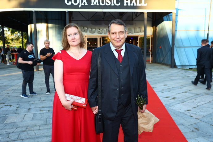 FOTO: Jiří Paroubek se ženou Gabrielou. – stránka 2