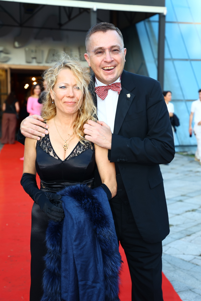 FOTO: Zubní lékař Roman Šmucler. – stránka 1