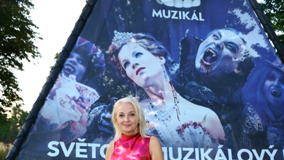 FOTO: Veronika Žilková vynesla krásné šaty.