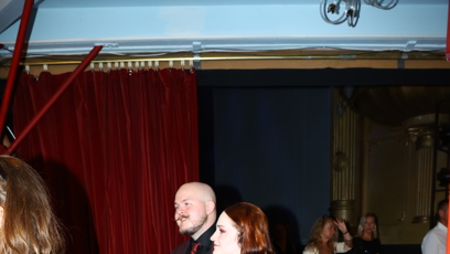 FOTO: Artur Štaidl přišel na premiéru muzikálu Ples upírů s doprovodem.