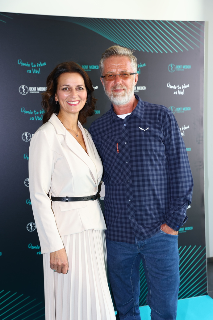 FOTO: Jiří Langmajer a Adéla Gondíková na akci od Dent Medico. – stránka 7