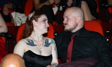 Artur Štaidl přišel na premiéru muzikálu Ples upírů s doprovodem.