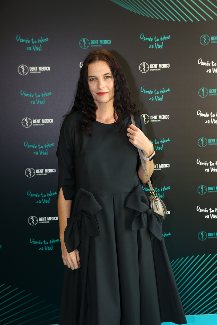 FOTO: Iva Frühlingová před zraky fotoaparátů. – stránka 5