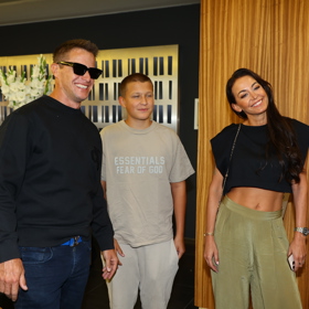 Vysmátá Agáta s Mirkem a Kryšpínem.