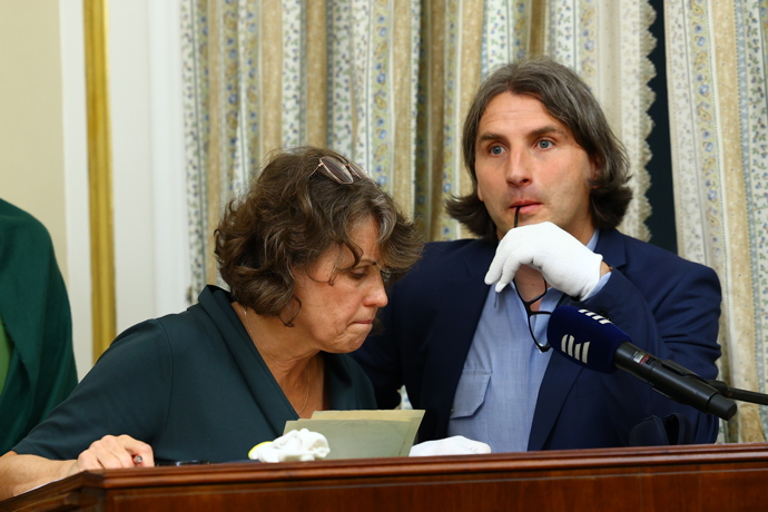 FOTO: Odborníci zkoumají dopis od TGM. – stránka 5