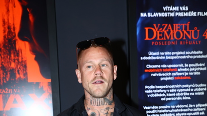 FOTO: Adam Raiter na premiéře V zajetí démonů 4.