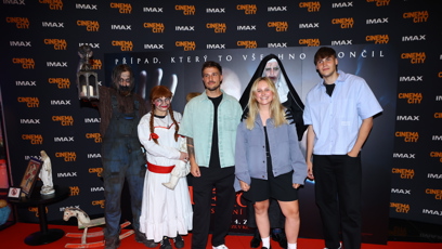 FOTO: Hvězdy Farmy na premiéře.