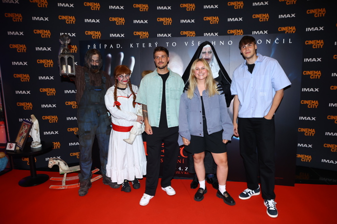 FOTO: Hvězdy Farmy na premiéře. – stránka 35