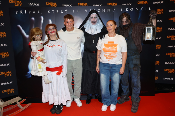 FOTO: Osobnosti na premiéře filmu V zajetí démonů 4. – stránka 28