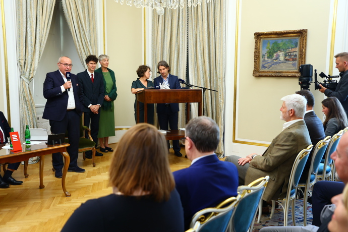 FOTO: Otevírání dopisu od TGM. – stránka 4