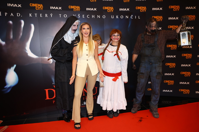 FOTO: Sabina Pšádová na premiéře V zajetí démonů. – stránka 1