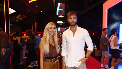 FOTO: Influencerka Denise Ayverdi s doprovodem.