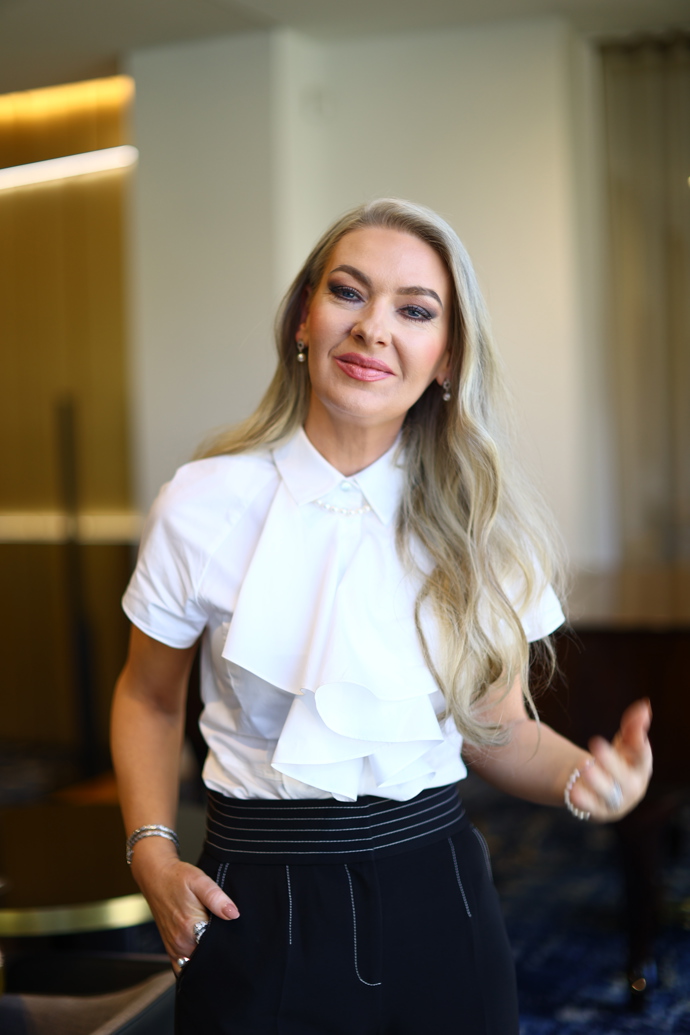 FOTO: Lenka Graf vypustí syna na vysokou školu. – stránka 8
