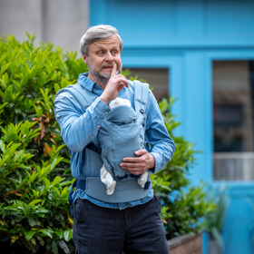 Luděk se sžívá s rolí tatínka, ale trápí ho jedna věc.