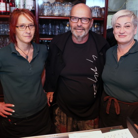 Majitelka Olena (vpravo), která restauraci v Suchdole provozovala během natáčení 5. dílu pořadu Ano, šéfe!, to s podnikem vzdala. 