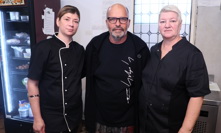 Zdeněk Pohlreich s původní sestavou Starosuchdolské restaurace.