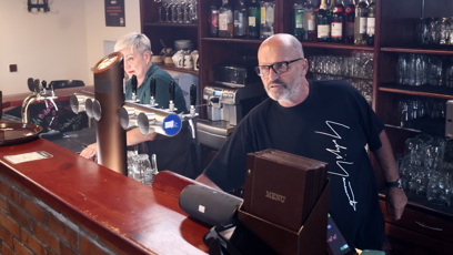 FOTO: Zdeněk Pohlreich ve Starosuchdolské restauraci.