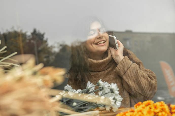 FOTO: žena, telefon, zábava, práce – stránka 6