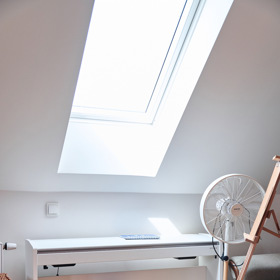 Na půdě má Petr Vondráček i malé piano, kdyby ho náhodou po probuzení napadl motiv nějaké písně...