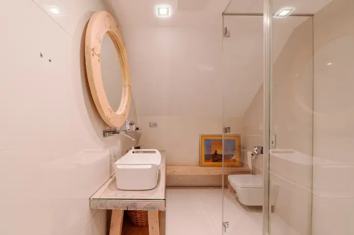 FOTO: Další koupelna. – stránka 15