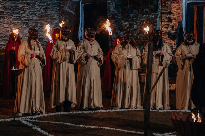 FOTO: Tajemné masky, intriky a mystika zahalily Křivoklát.