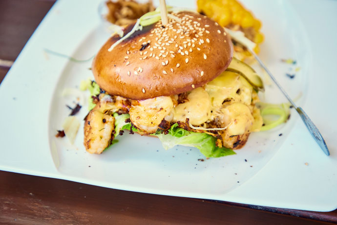 FOTO: Bistro FlammBeef nabízí burger s krevetami. – stránka 4