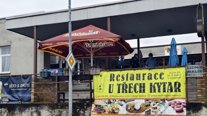 FOTO: Restaurace U třech kytar v Košicích, nedaleko Tábora.