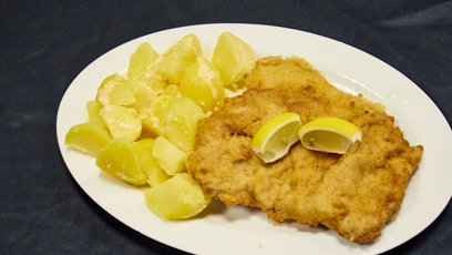 FOTO: Vepřový řízek s bramborem.