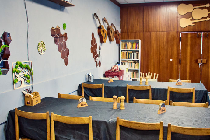 FOTO: Interiér restaurace U třech kytar. – stránka 70