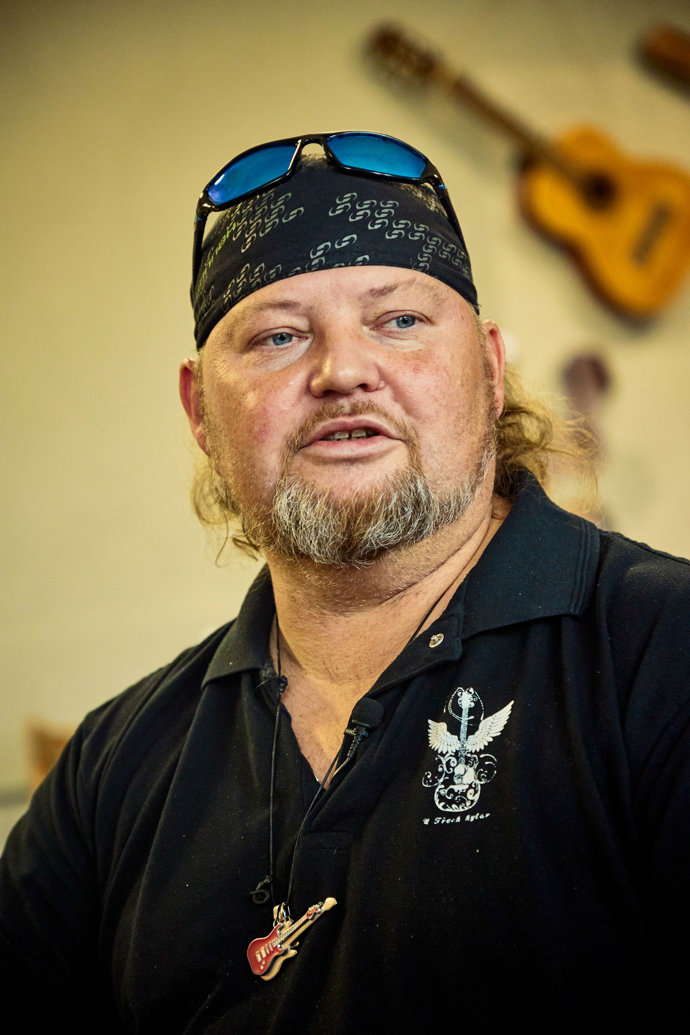 FOTO: Michal při rozhovoru pro eXtra.cz. – stránka 60