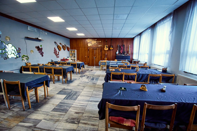 FOTO: Kytary jsou všude, kam se podíváš. – stránka 59