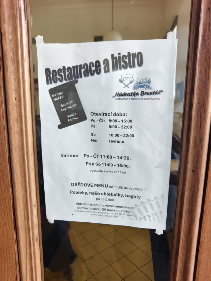 FOTO: Otevírací doba restaurace. – stránka 29