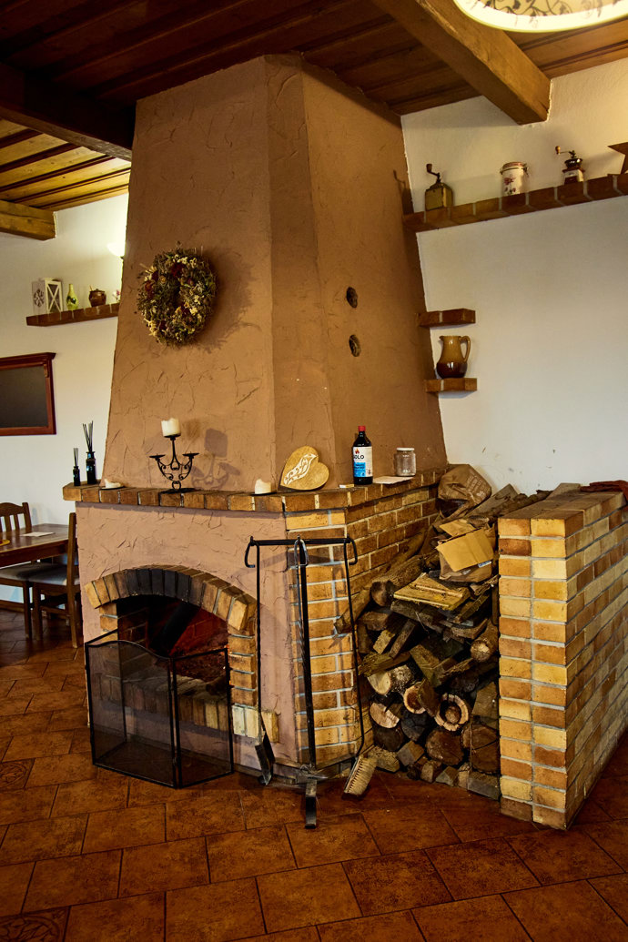 FOTO: Letovský statek má i krb. – stránka 18