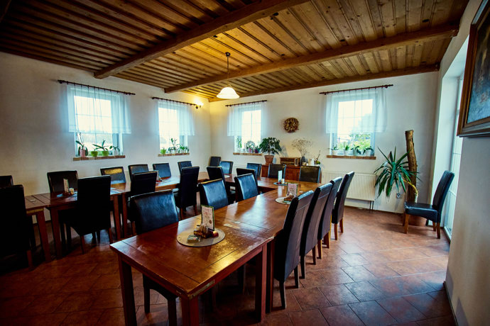 FOTO: Posezení v restauraci Letovský statek. – stránka 17