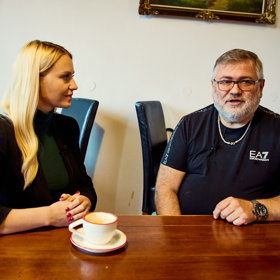 Provozovatel podniku Ludvík Friebel s redaktorkou Extra.cz. 