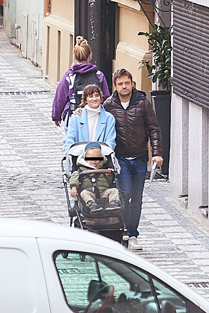 FOTO: Jiří Mádl se svou partnerkou a synem. – stránka 45