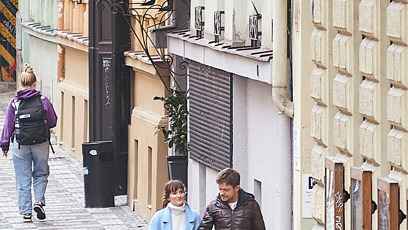 FOTO: Jiří Mádl se svou partnerkou a synem.