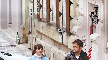 FOTO: Jiří Mádl se svou partnerkou a synem.