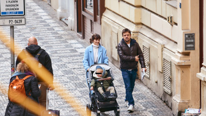 FOTO: Jiří Mádl se svou partnerkou a synem.