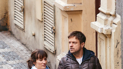 FOTO: Jiří Mádl se svou partnerkou a synem.