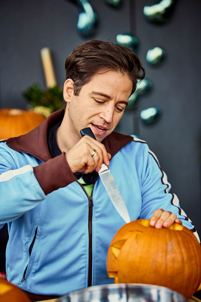 FOTO: Milan Peroutka promluvil nejen o tom, jak slaví Halloween. – stránka 66