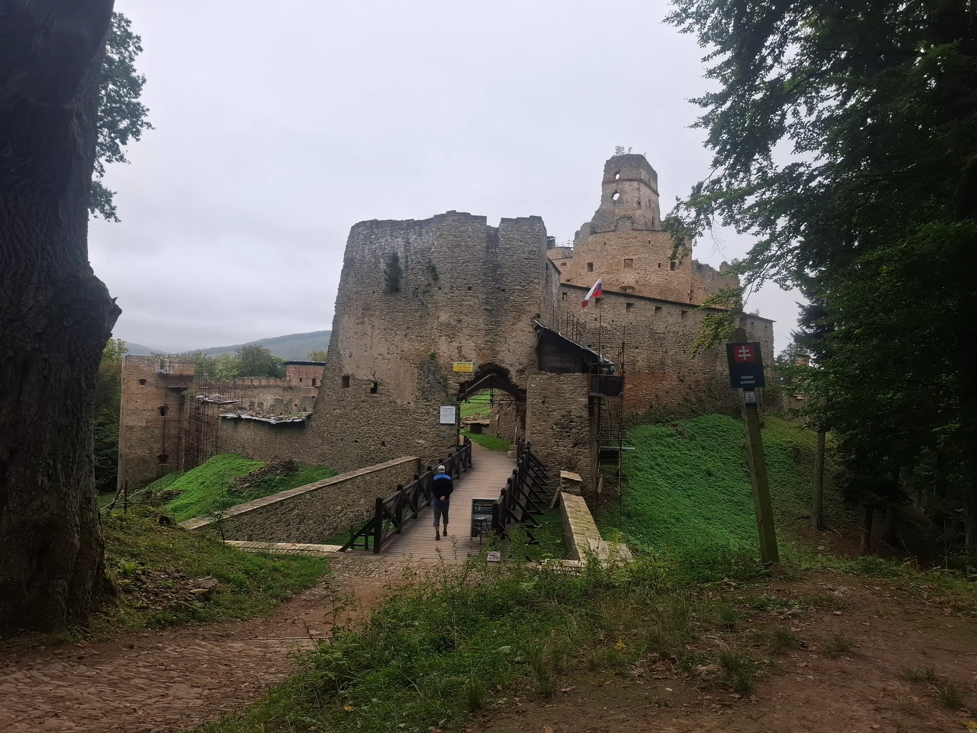 FOTO: Zřícenina hradu Zborov.