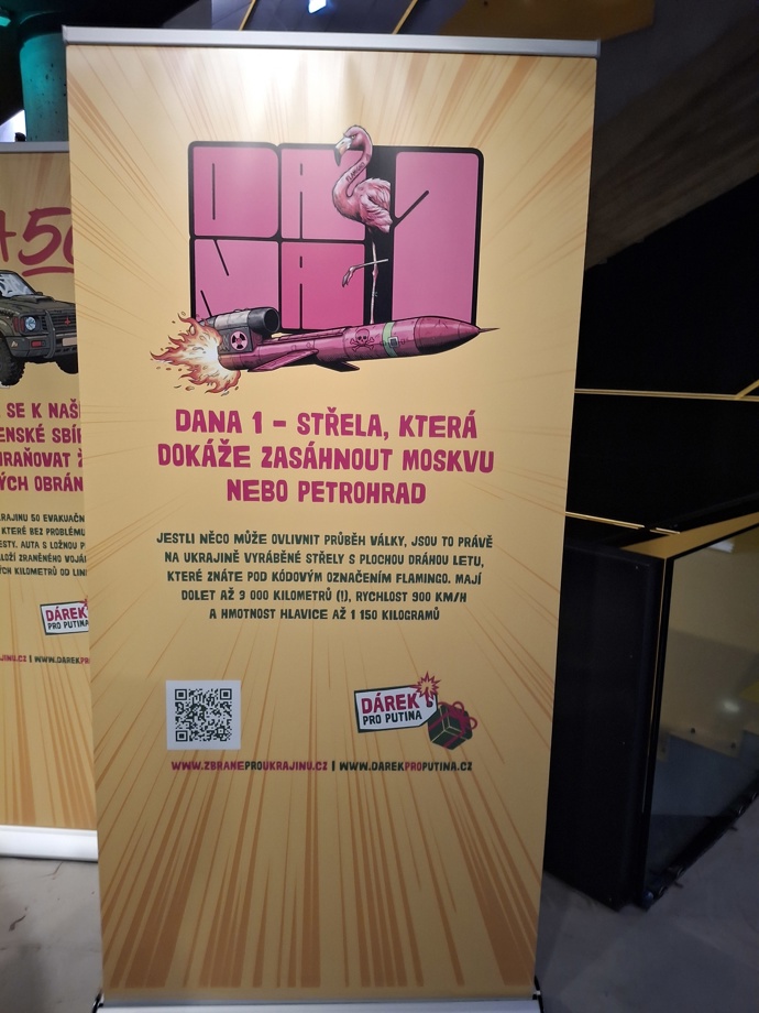 FOTO: Během večera se vybíraly peníze na raketu, která nese jméno Dany Drábové. – stránka 31